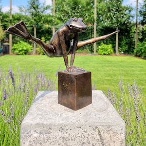 Grenouille acrobatique Grenouille en bronze Grenouille de décoration de jardin et de maison image 5