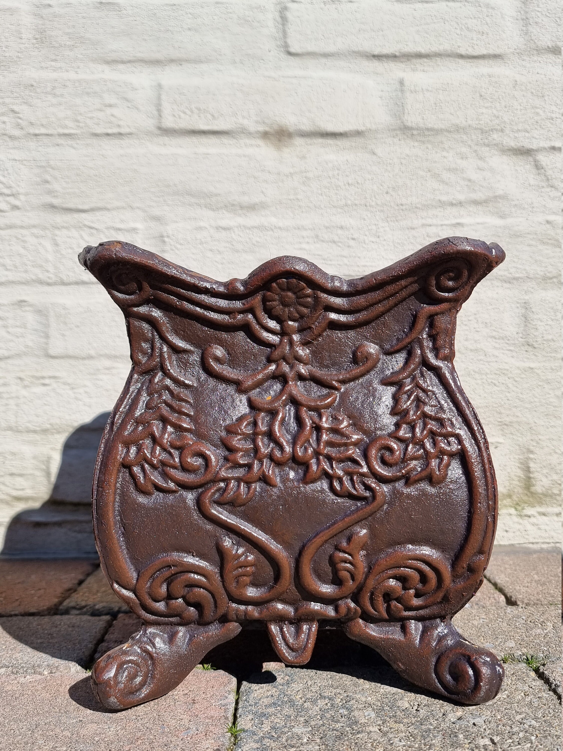 Cast iron garden vases Decorative outdoor planters Cottage garden