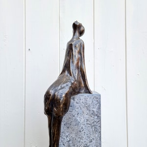 Modernist bronze sculpture - Stargazer - Woman looking at the stars