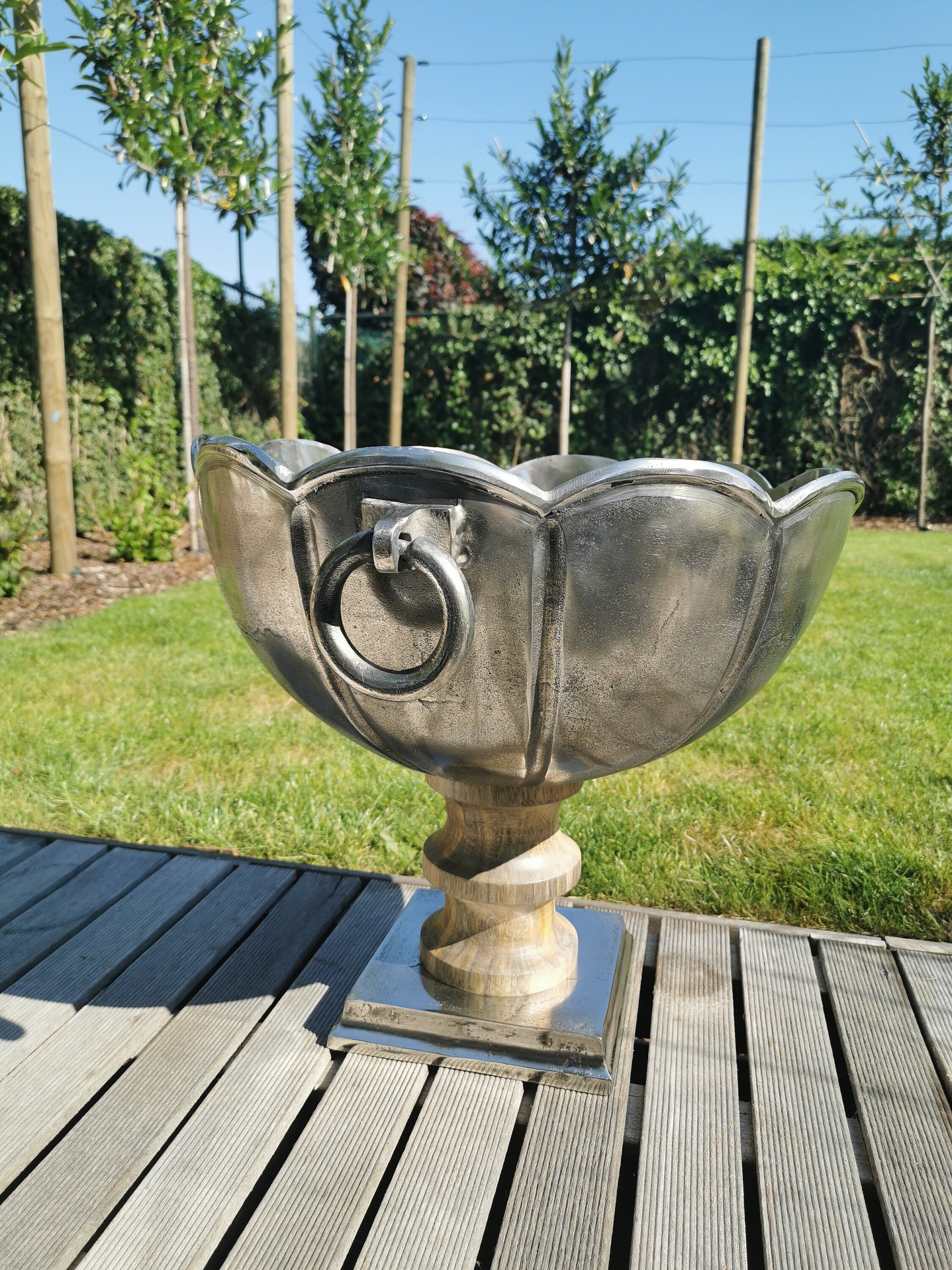 Large Luxurious wine bucket / Ice bucket Aluminum and oak Luxury