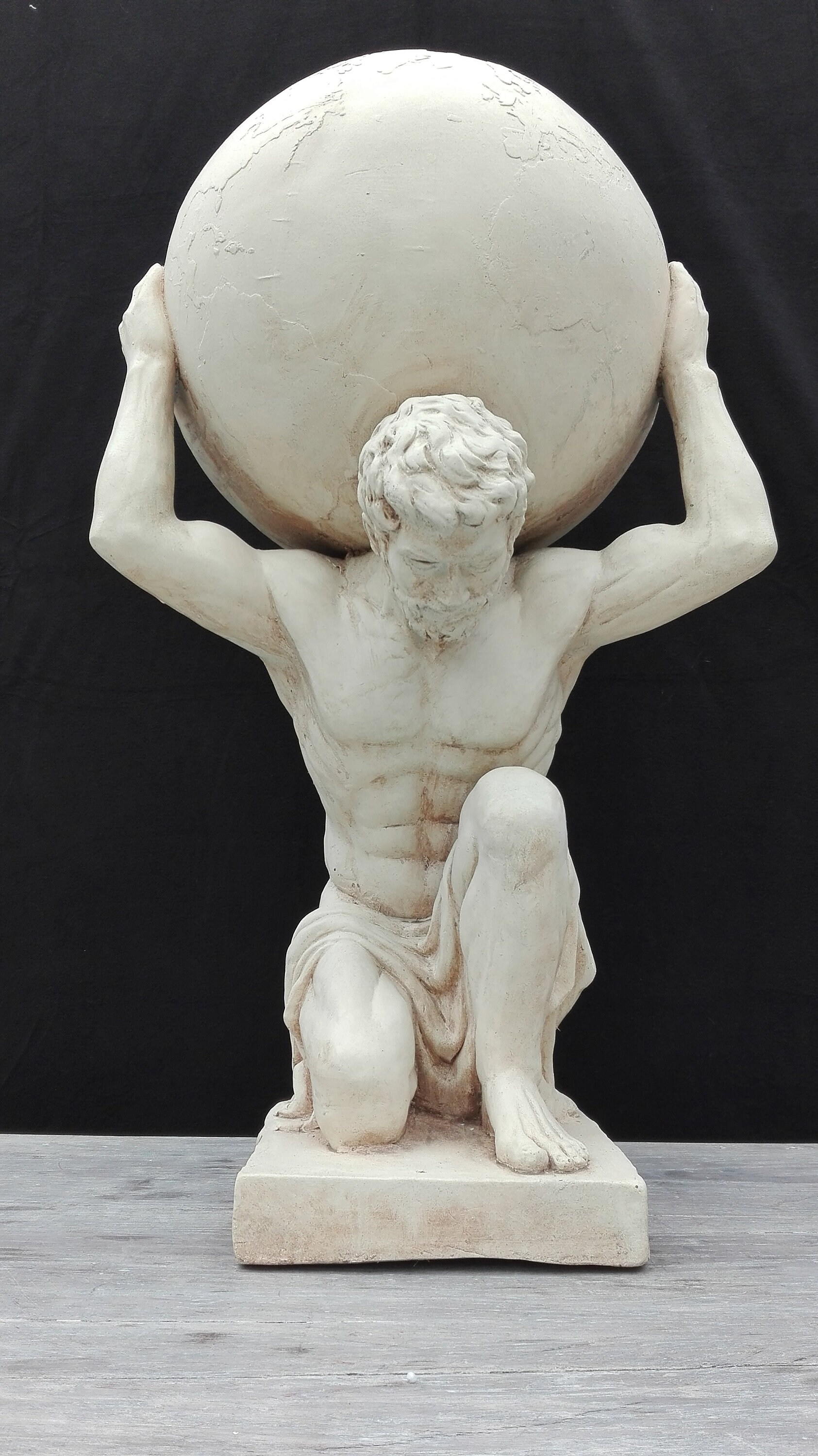 Phenomenal big statue of Atlas