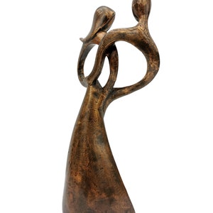 Omhelzend koppel Bronzen sculptuur Cadeau huwelijk, huwelijksverjaardag en verloving afbeelding 4