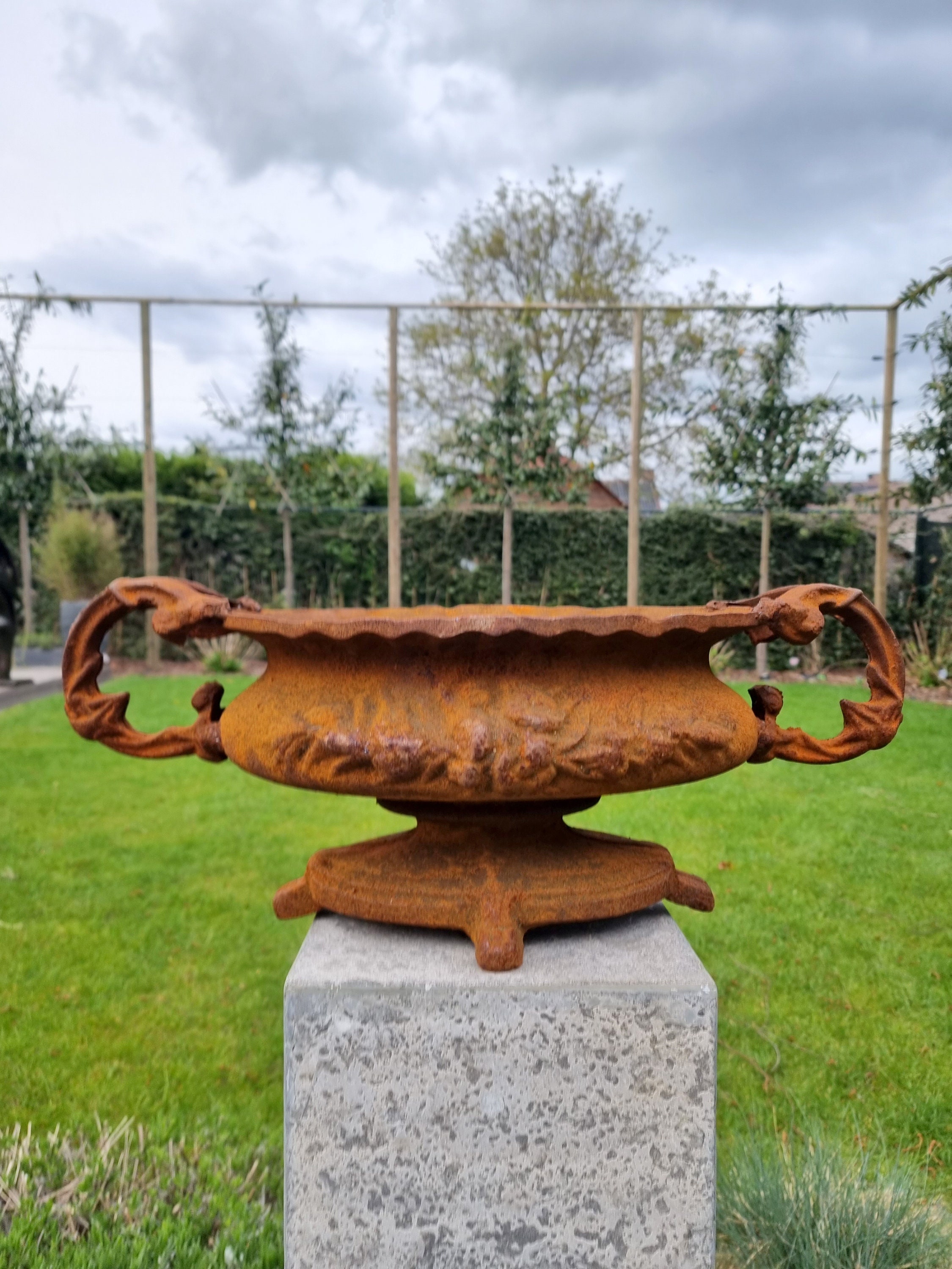 Cast iron flower pot Garden vase cast iron jardinière 24 inches