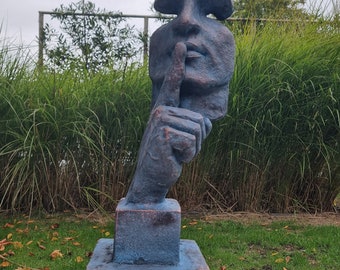 Große abstrakte Skulptur - Flüsternder Mann