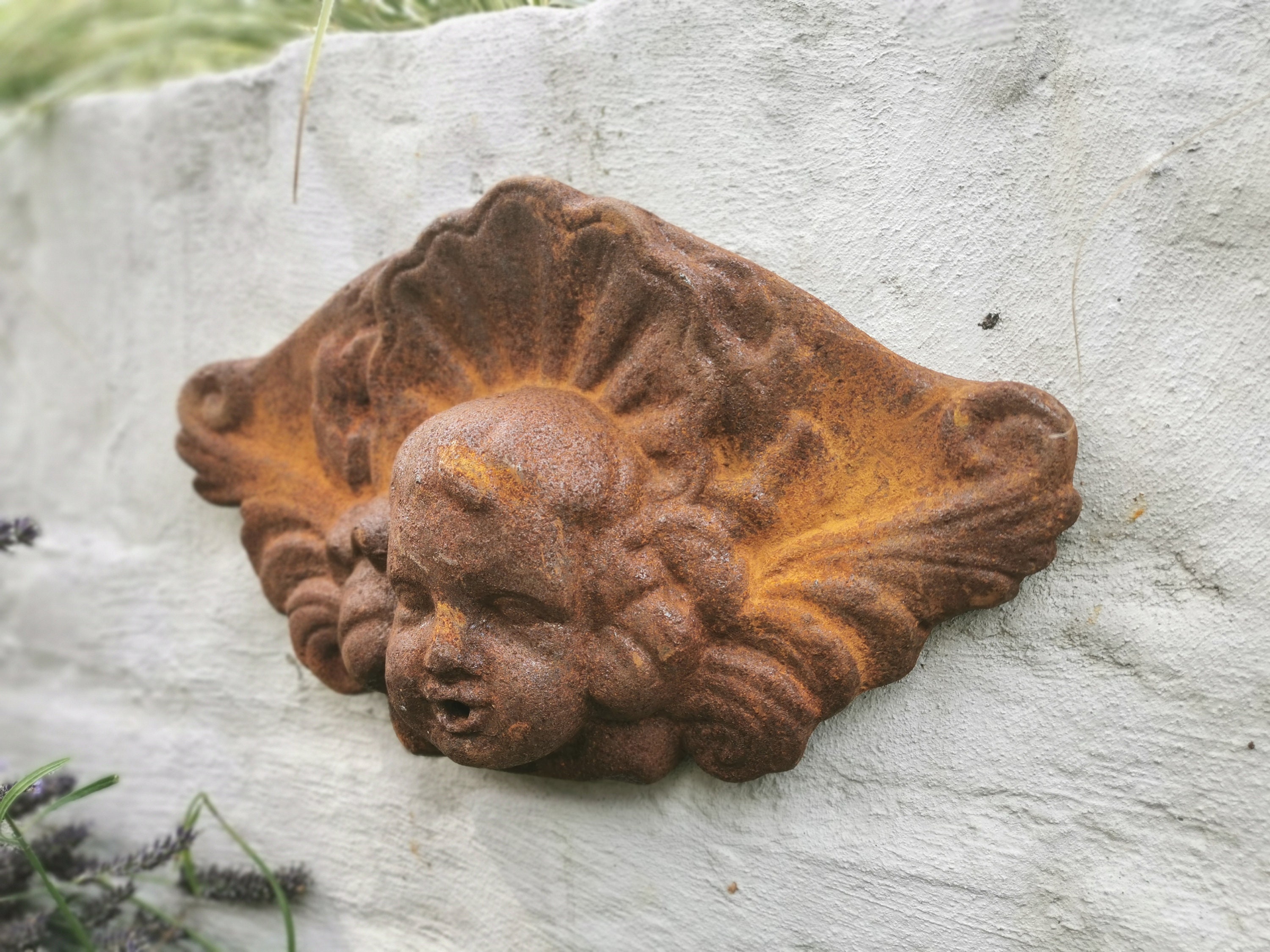 Beautiful garden ornament Angel wall spitter Antique garden furnishings Cast iron wall