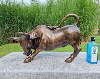 Mighty bronze bull sculpture - Bronze garden decor - Large bull 28 inches