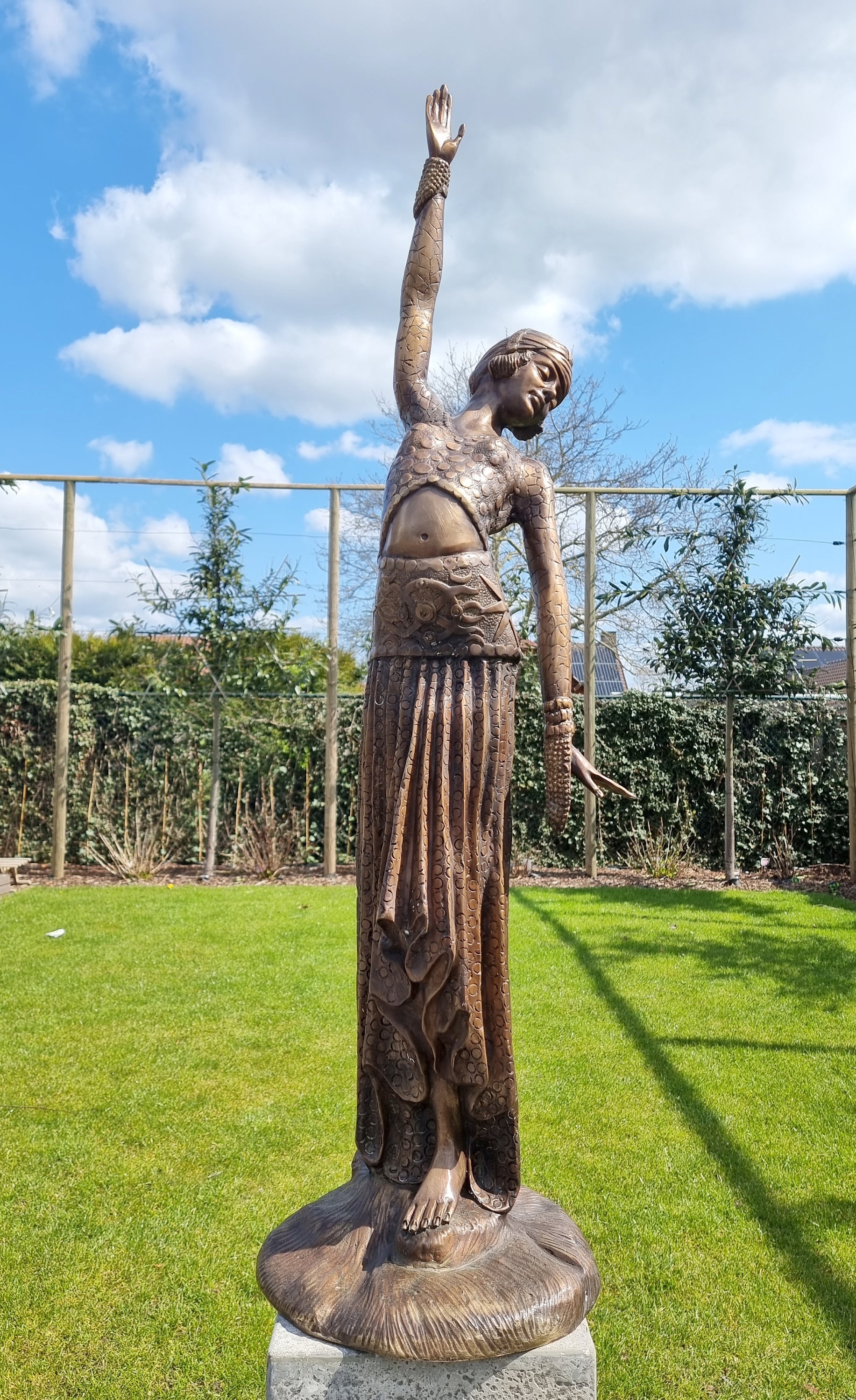 Art deco garden sculpture Bronze statue Excotic dancer