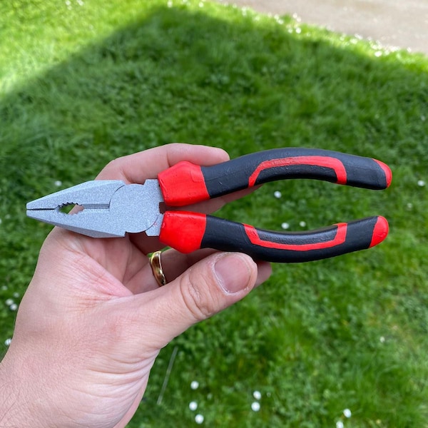 Fake Realistic Pliers Props