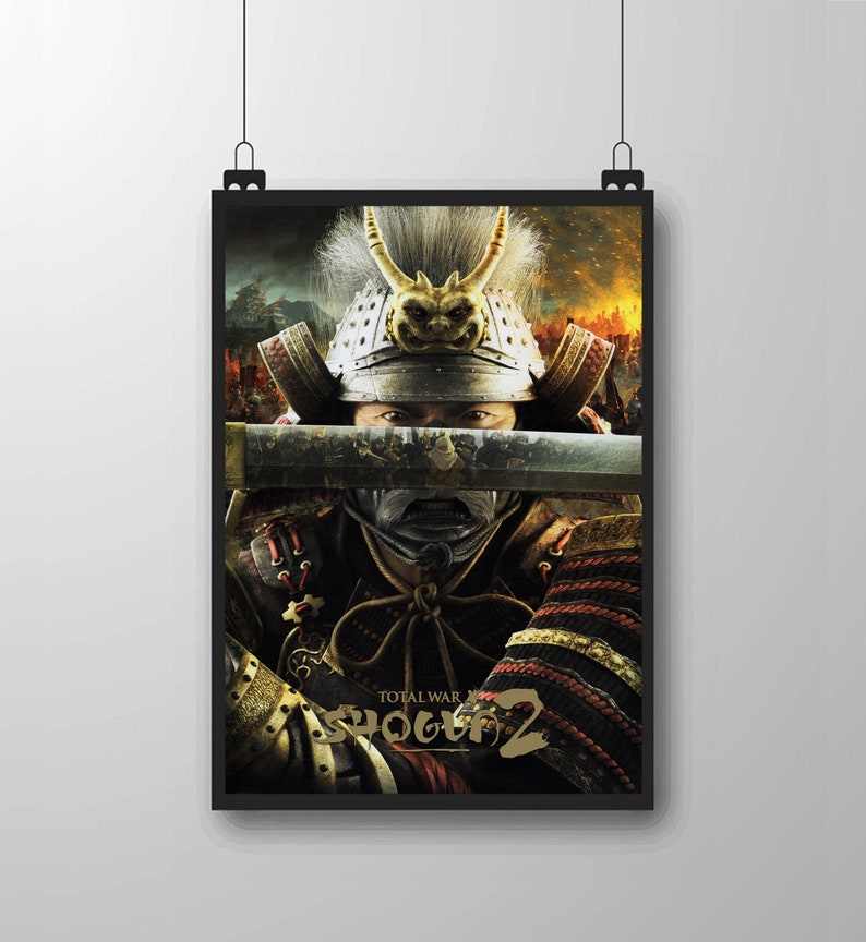 Puede incluir: Un p&oacute;ster para el videojuego Total War: Shogun 2. El p&oacute;ster presenta a un guerrero samur&aacute;i con armadura completa, con una espada frente a su rostro. El fondo es un paisaje de fuego.