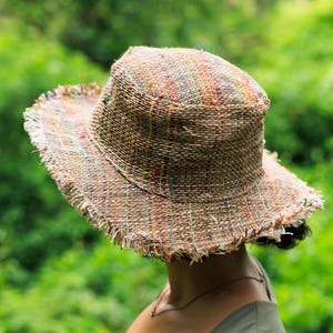 Hampasolhatt • Unisex flerfärgad strandhatt • Hippiehatt Naturlig sommarhatt Miljövänlig hatt Stråhatt Randig bohohatt bild 3