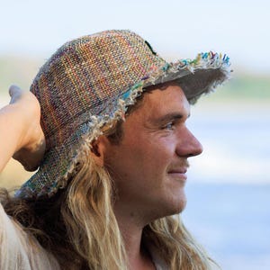 Hampasolhatt • Unisex flerfärgad strandhatt • Hippiehatt Naturlig sommarhatt Miljövänlig hatt Stråhatt Randig bohohatt L