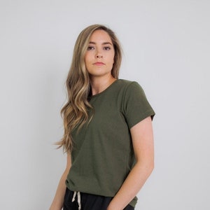 T-shirt classique à col rond en chanvre et coton biologique pour femmes, vêtements en chanvre respectueux de lenvironnement, chemise en chanvre Crew Olive