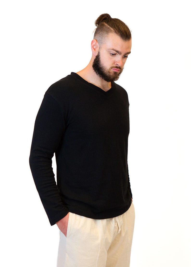 Chemise à col en V en chanvre • Vêtements durables et respectueux de l'environnement en coton biologique • Vêtements de sport pour hommes • Haut décontracté à manches longues pour superposition de couches Fibre naturelle image 7
