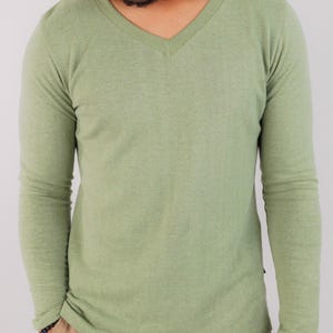 Chemise à col en V en chanvre • Vêtements durables et respectueux de l'environnement en coton biologique • Vêtements de sport pour hommes • Haut décontracté à manches longues pour superposition de couches Fibre naturelle image 8