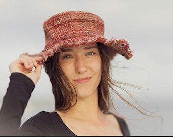 Chapeau de soleil en chanvre, chapeau de plage unisexe, chapeau hippie naturel, unisexe, fait main au Népal, chapeau respectueux de l'environnement, le chapeau de soleil Amelia