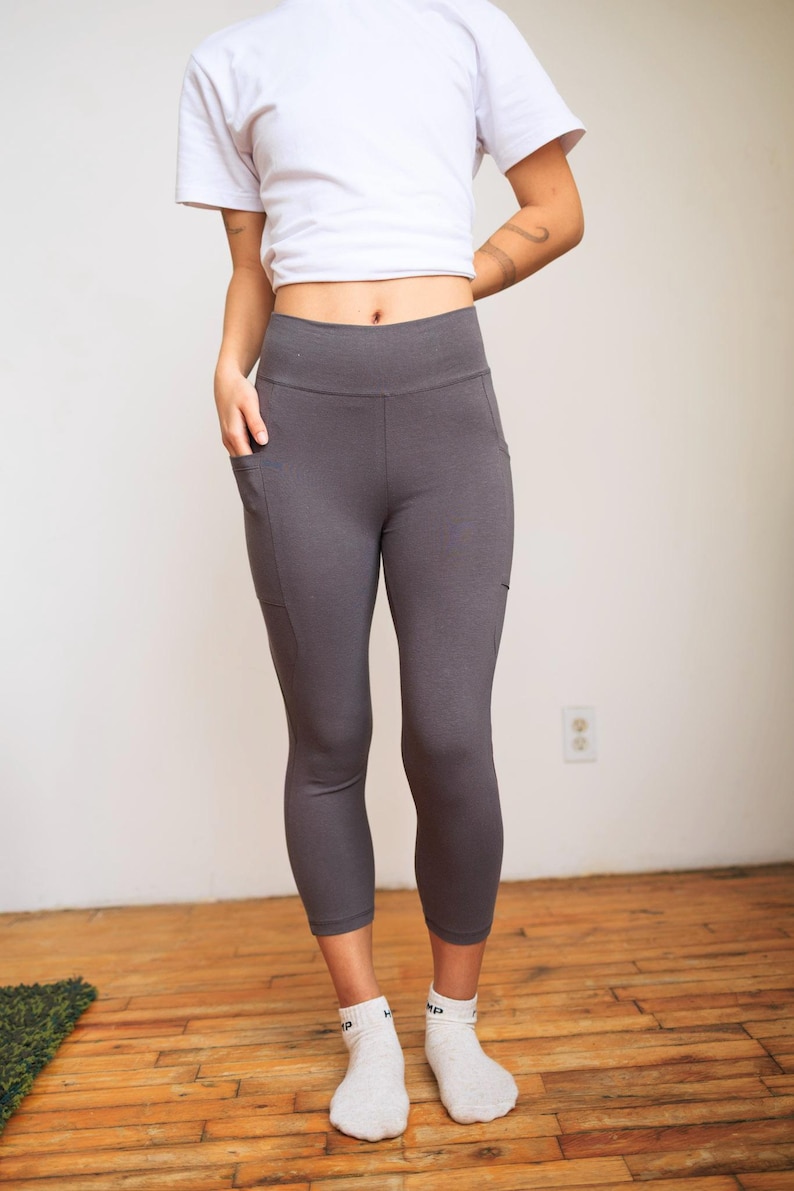 Hemp Capri Leggings with Pockets – Women’s Eco Friendly Yoga Pants, Natural Fiber Athletic Activewear Cropped legging image 17
