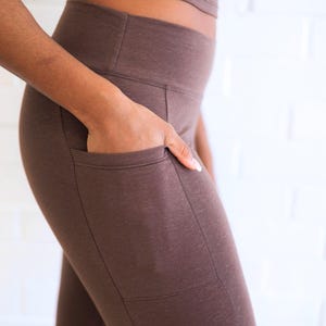 Hemp Capri Pocket Leggings by Asatre