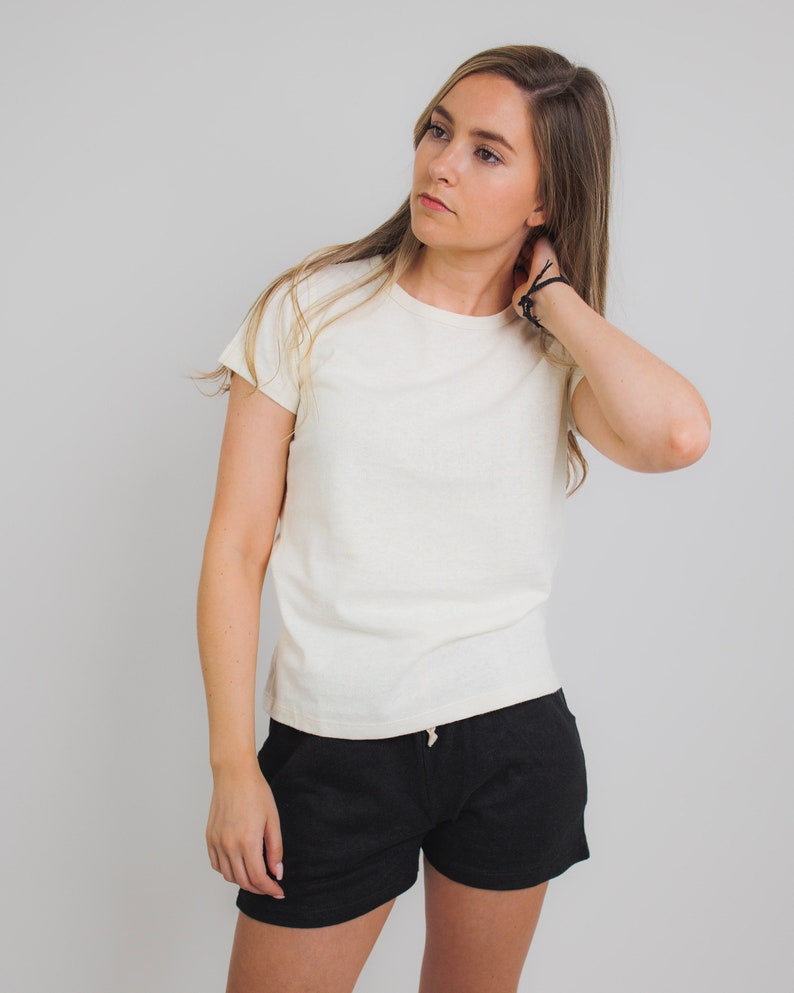 T-shirt classique à col rond en chanvre et coton biologique pour femmes, vêtements en chanvre respectueux de lenvironnement, chemise en chanvre Crew image 8