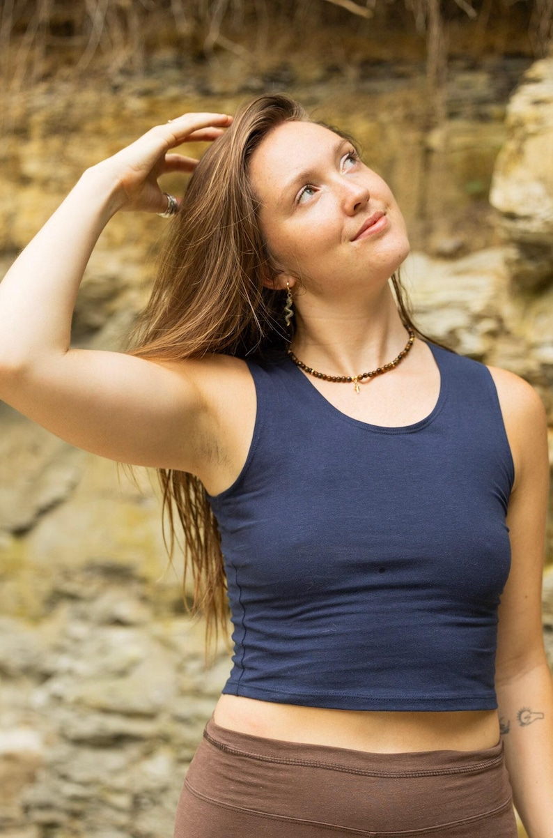 Sustainable Yoga Top Hemp Cotton Material Breathable Workout Tank Natural Fabric Design Athletic Wear Collection Sports Bra Alternative Eco Friendly Construction Minimalist Style Fashion Crop Length Comfort Stretchy Material Quality