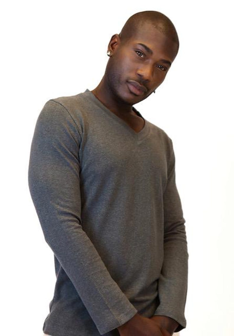 Chemise à col en V en chanvre • Vêtements durables et respectueux de l'environnement en coton biologique • Vêtements de sport pour hommes • Haut décontracté à manches longues pour superposition de couches Fibre naturelle image 14