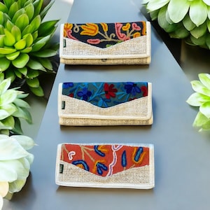 Carteira de cânhamo bordada tripla para mulheres, carteira de cânhamo floral, ecológica, bolsa de cânhamo Asatre, carteira boho feita à mão, carteira vegana sustentável