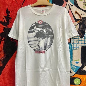 Vintage 90s Airwalk Skateboard &quot;Tailgating&quot; 1996 Promo Oldschool Skate Surf Photo T Shirt / Old Skates Tee / Vintage Streetwear T Shirt L