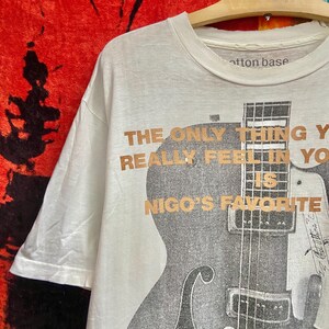 Puede incluir: Un letrero de madera r&uacute;stica con el texto "Welcome to our home" en letras blancas. El letrero presenta un acabado envejecido y un dise&ntilde;o sencillo y acogedor, perfecto para un porche o entrada.