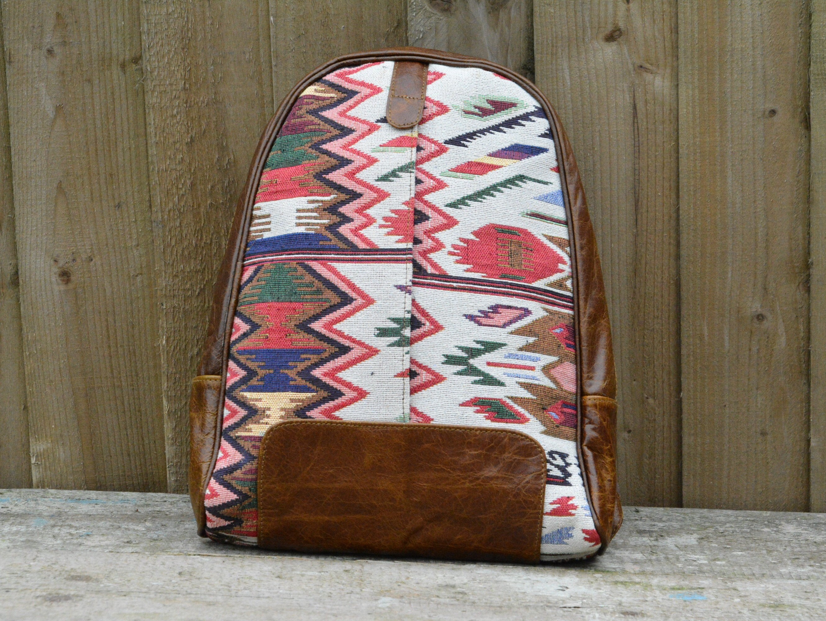 Aztec Kilim Leather Backpack: Vintage Women display picture 1