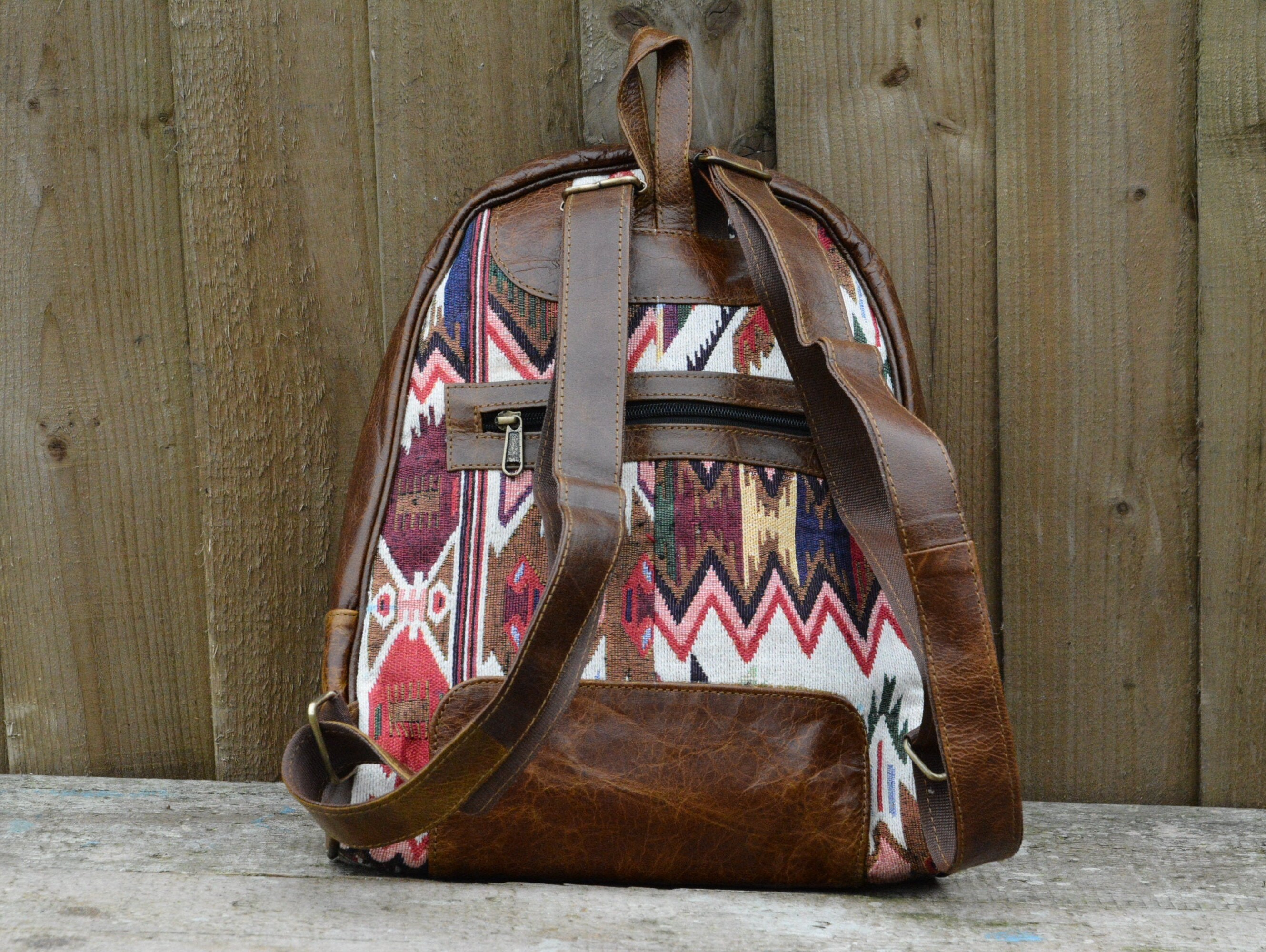 Aztec Kilim Leather Backpack: Vintage Women display picture 3