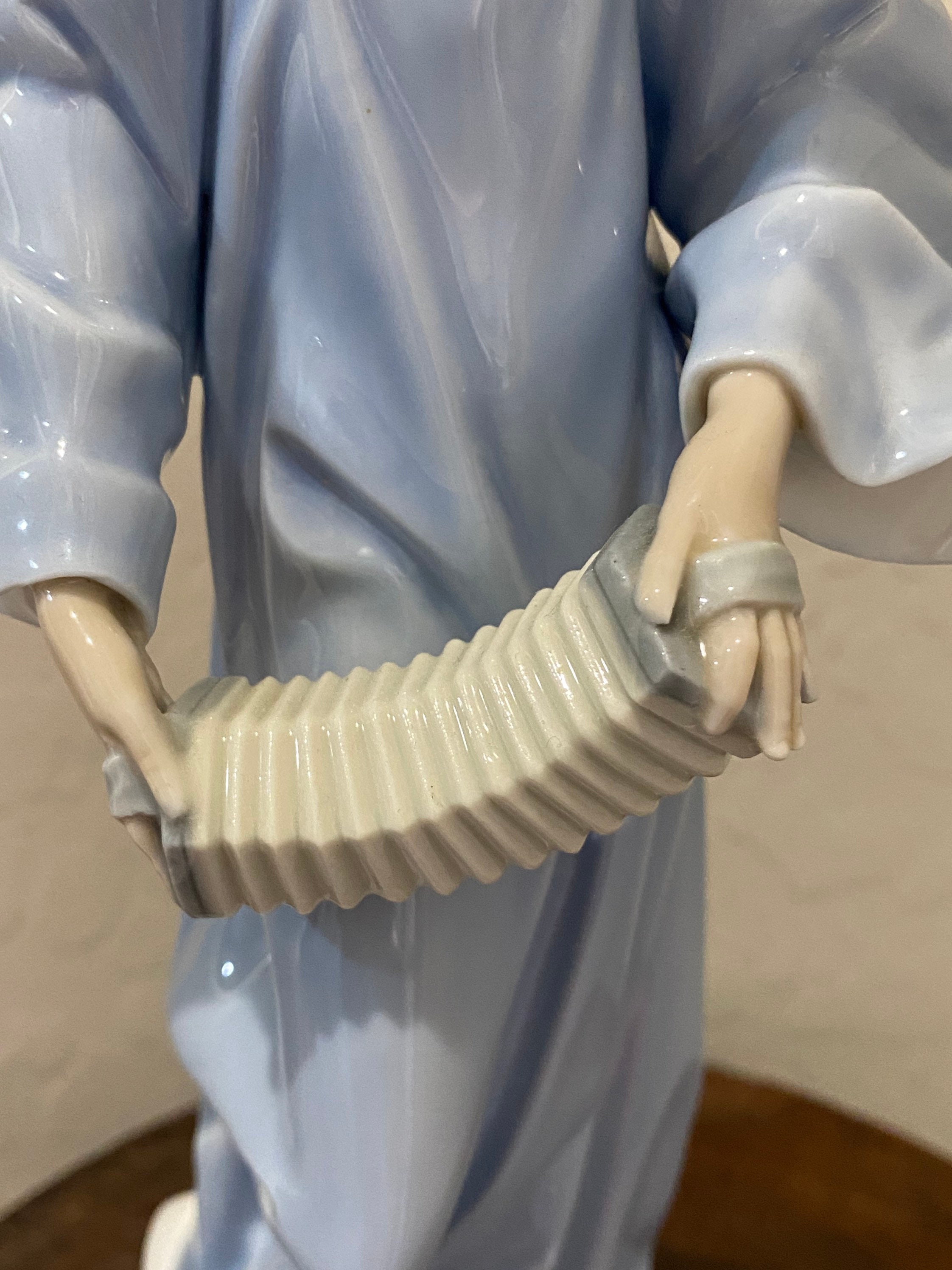 置物 Lladro Angel With Accordion Lladro Figurine Angel With Accordion #1323 - Etsy