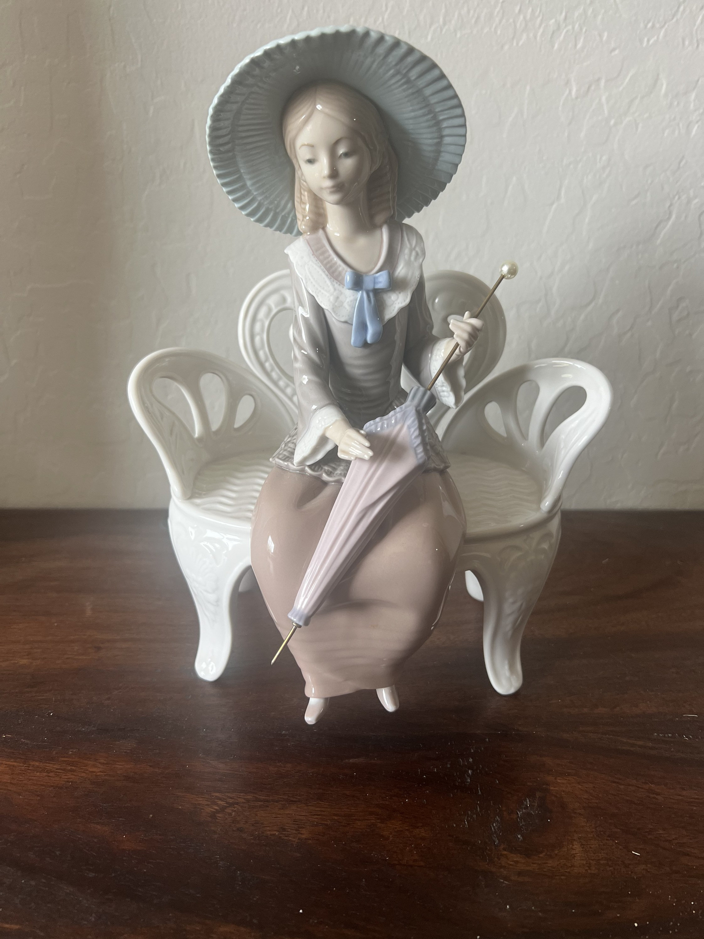 Lladro Figurine Waiting in the Park #1374 - Etsy