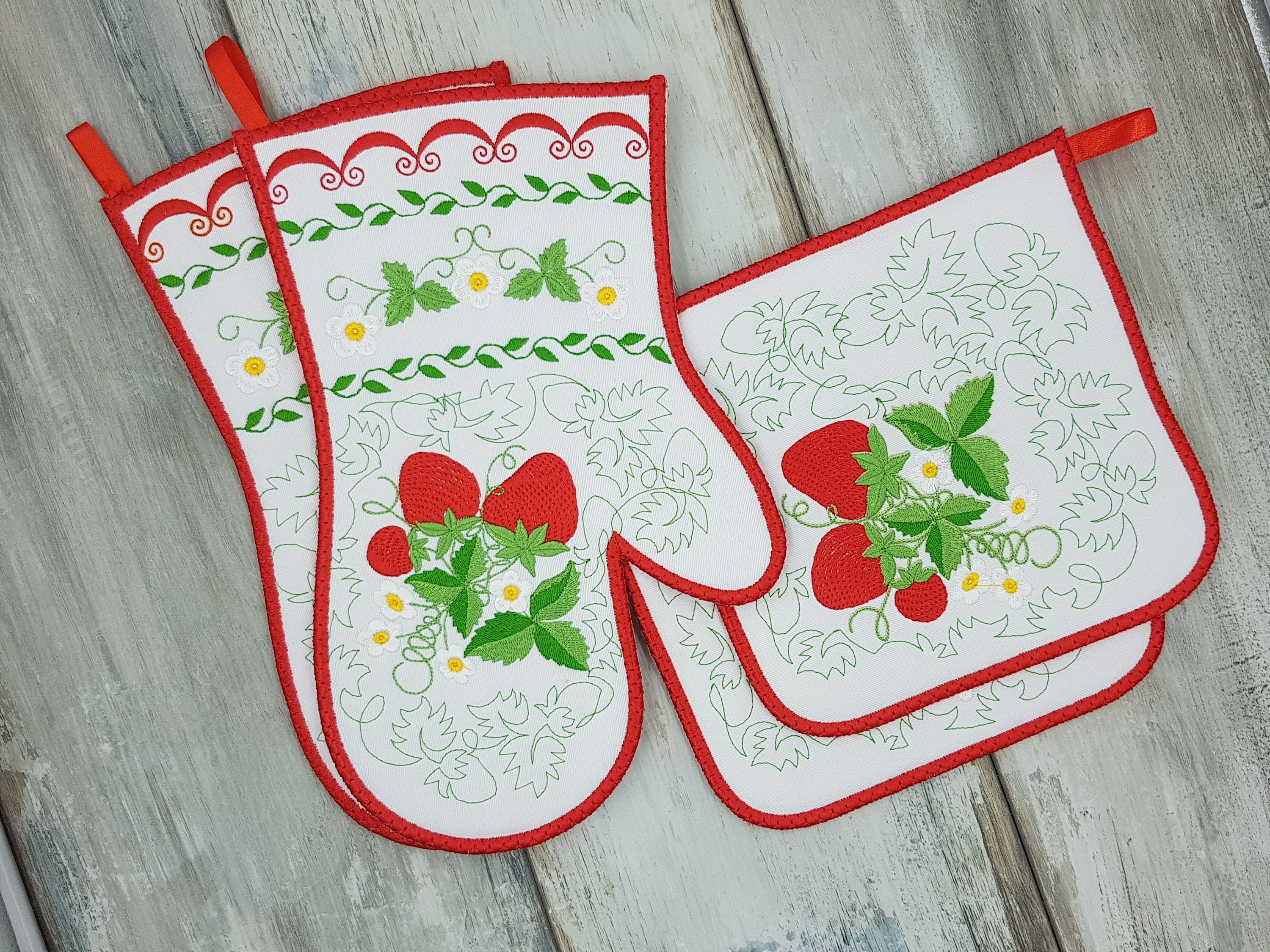 Oven gloves with kitchen towels set Strawberry decor Etsy