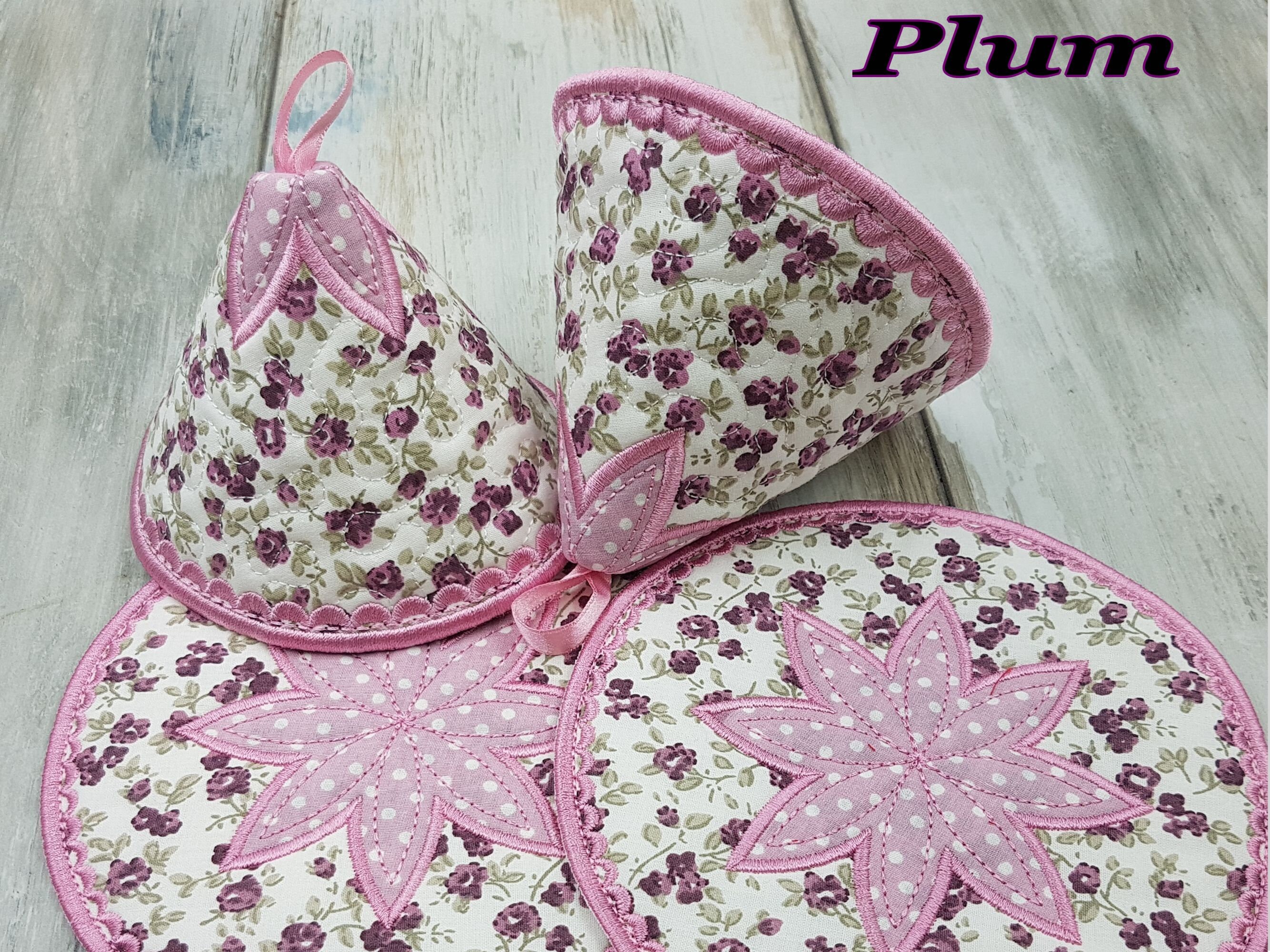 Quilted potholders and hot pads for vintage kitchen decor Etsy