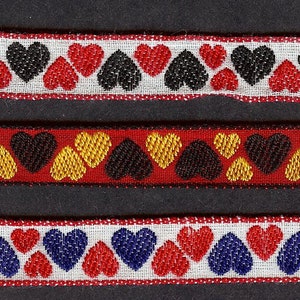 Ruban Jacquard décoratif au motif de coeurs 10 mm