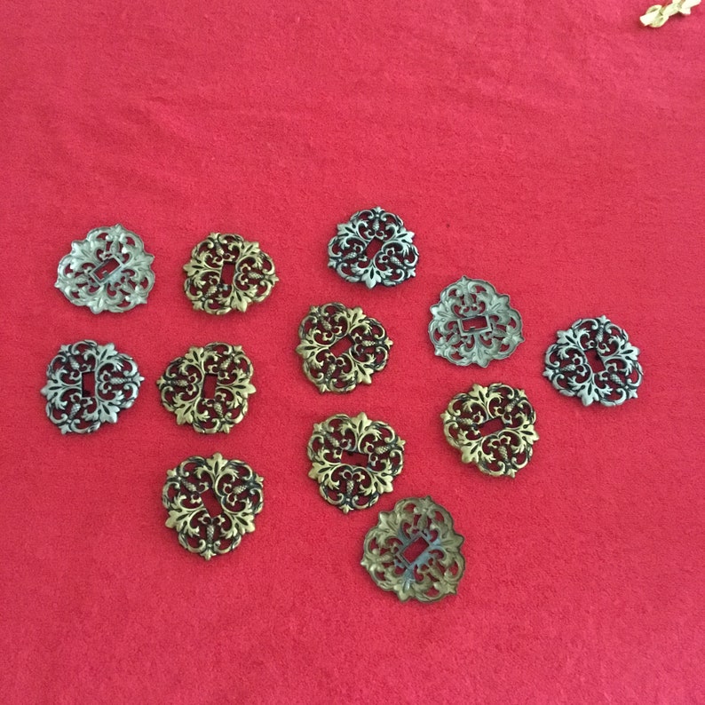 Vintage 2 pcs plate closure hardware