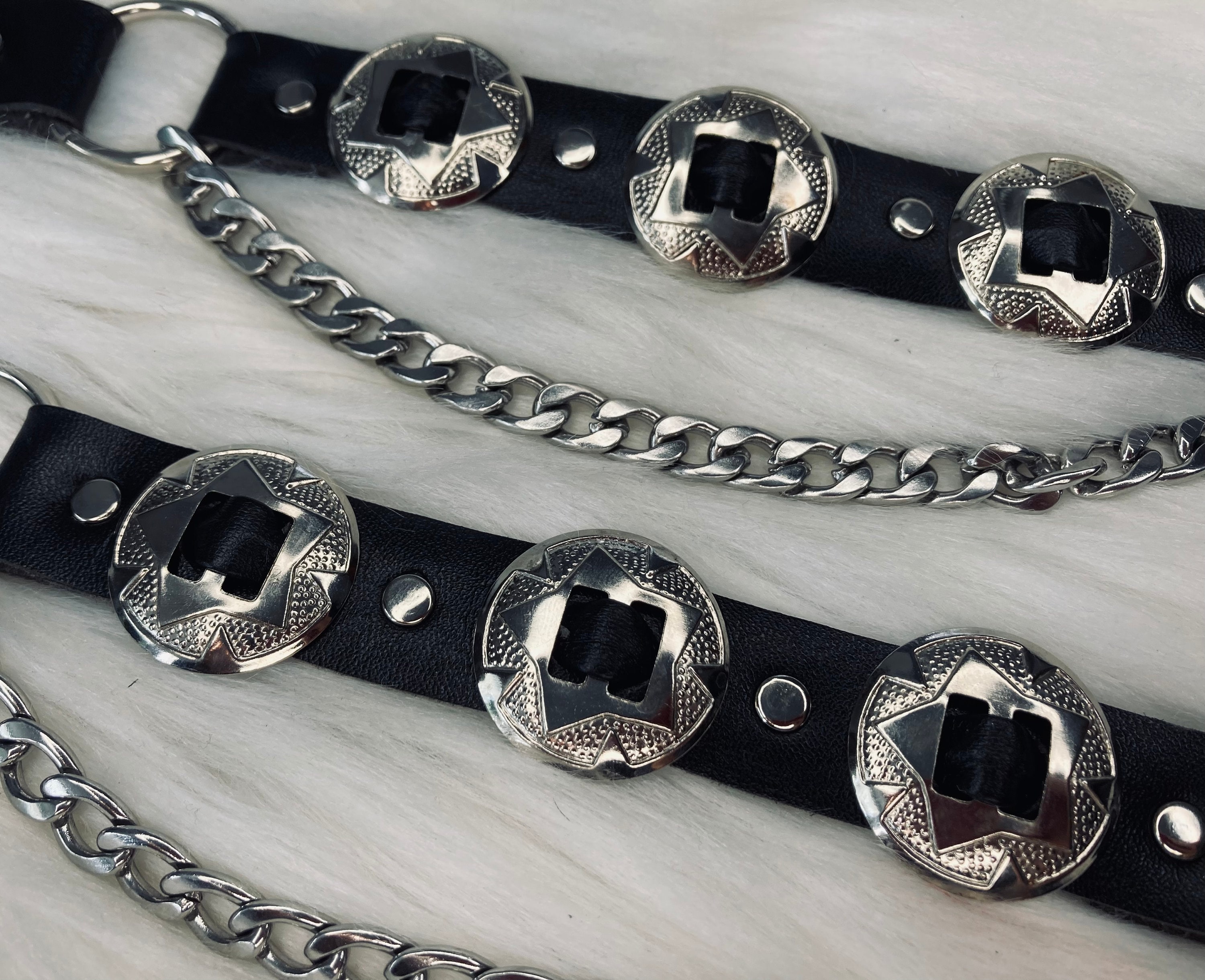 Bracelet Cheville Réglable Clouté – Chaîne Style Boot – Austin Accent