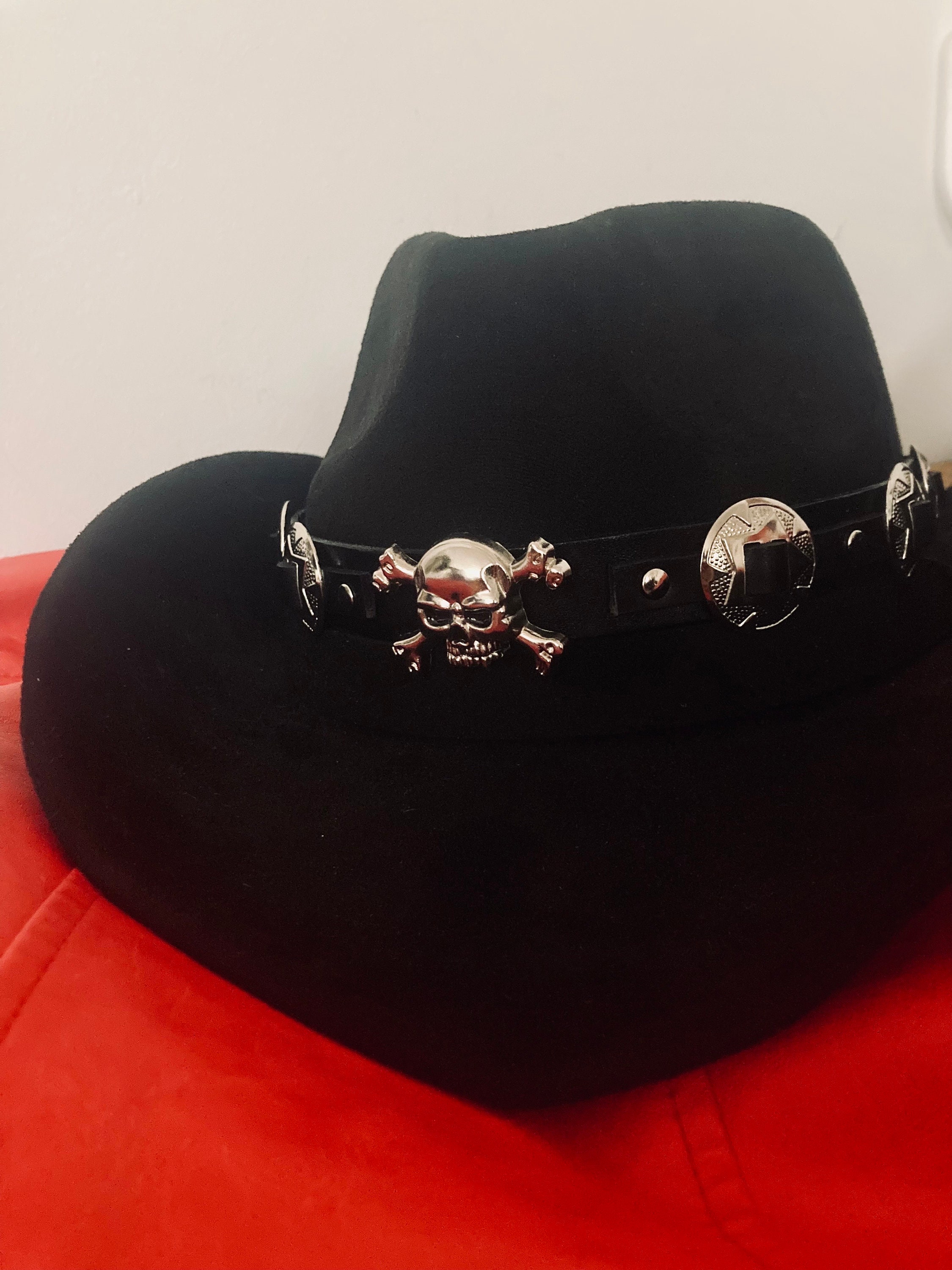 Lemmy Hat Strap, Leather, Skull and Crossbone, Concho, Motörhead Lemmy Hat Strap, Leather, Skull and Crossbone, Concho, Motörhead