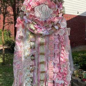 Mega Homecoming Mum: Custom School Mascot, Ribbons & Flowers