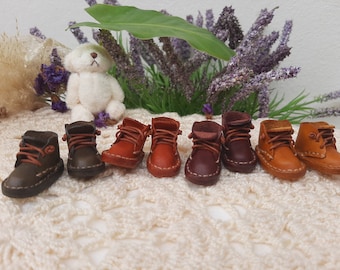 Blythe Shoes  Made from genuine cow leather, simple, elegant, very cute.