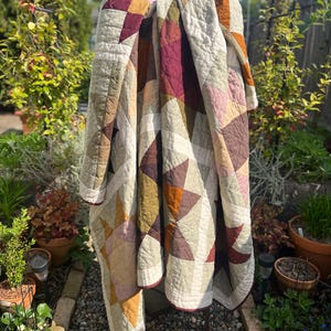 Earthtone Sawtooth Star Quilt – Hand Quilted Twin Size (94x70) – Botanical Neutral Patchwork, Flannel Back, Heirloom Bedding