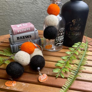 Halloween Pumpkin/Jack-o-lantern Keychain - Felt Ball Keychains