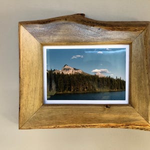 Marco de fotos de madera con borde natural, pino recuperado rústico, 5x7