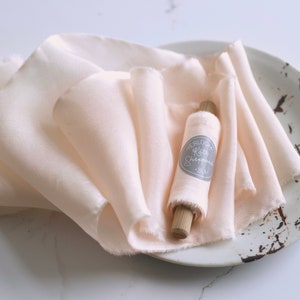 Handgemaakt blozen roze zijden lint met gescheurde gerafelde rand, natuurlijk geverfde habotai, voor bruiloftsdecor, bruidsboeketten, styling, haar, taarten