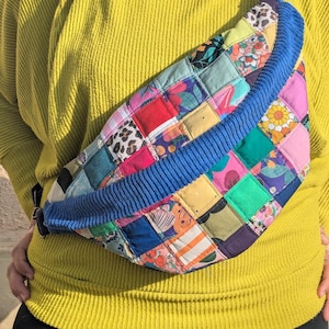 Handgjord XL-magväska i patchwork – stor kapacitet – återvunnet tyg – unikt exemplar – originalgåva till kvinnor – handgjord magväska