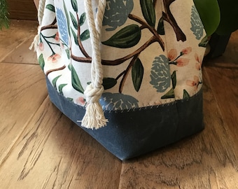 Medium zippered bag; cotton-linen canvas and cotton ballerina print fabric; for knitting  crochet Project Bag Adagio