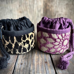READY TO SHIP - Tapestry CosyPouch, Quilted project bag, Sock knitting pouch, Essex Linen