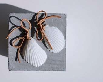 Seashell Earrings | Dangle Earrings | Silver Earrings | Handmade Jewelry | Leather Earrings | White Seashells | Gift for Her | Free Shipping