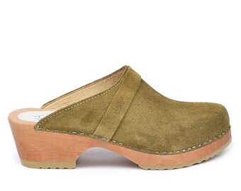 Classic Swedish Low Heel Clogs / Berkeley Green Suede Comfy Clogs / Maguba Leather Clogs for Women / Wooden Handmade Clogs / Boho Style