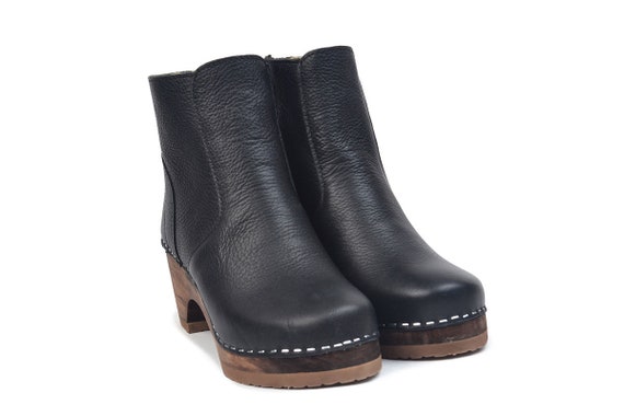 womens clog boots