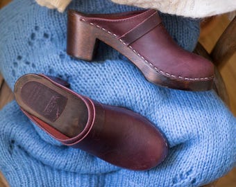 Bordeaux Leather Wooden Clogs: Mid Heel Swedish Sabots